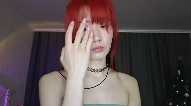 Snapshot of E_v_E_ chatting on 12.15.24 E v E online show from 12.15.24