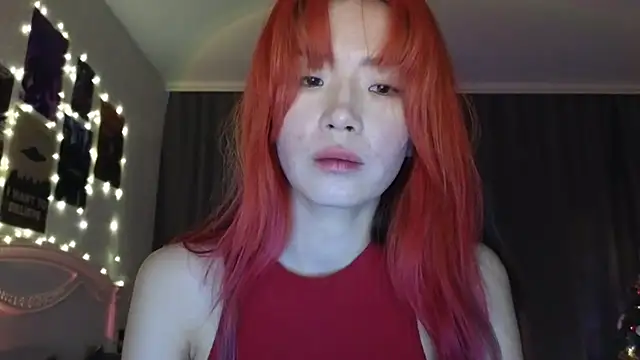 Snapshot of E_v_E_ chatting on 12.28.24 E v E online show from 12.28.24