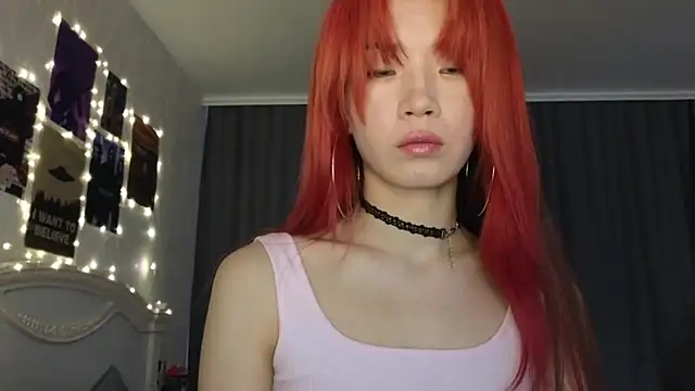 Snapshot of E_v_E_ chatting on 12.31.24 E v E online show from 12.31.24