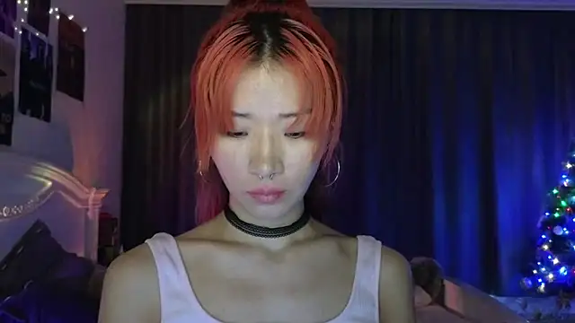 Snapshot of E_v_E_ chatting on 01.10.25 E v E online show from 01.10.25