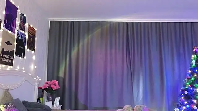 Snapshot of E_v_E_ chatting on 01.16.25 E v E online show from 01.16.25