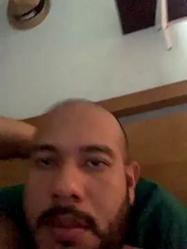 Snapshot of kioluy chatting on 09.20.25 kioluy online show from 09.20.25