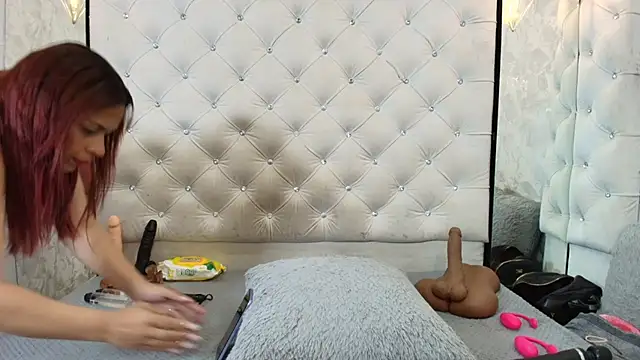 Snapshot of VALENTINA3x chatting on 06.26.26 VALENTINA3x online show from 06.26.26