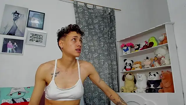 Snapshot of megan_100 chatting on 02.11.26 megan 100 online show from 02.11.26