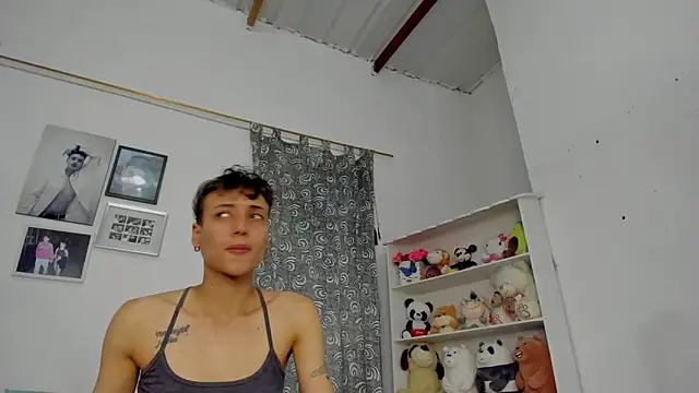 Snapshot of megan_100 chatting on 02.26.26 megan 100 online show from 02.26.26