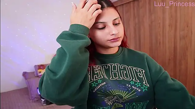 Snapshot of Luu_Princess chatting on 12.11.24 Luu Princess online show from 12.11.24