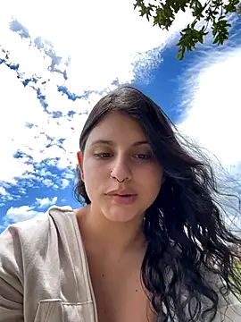 Snapshot of Luu_Princess chatting on 10.05.25 Luu Princess online show from 10.05.25