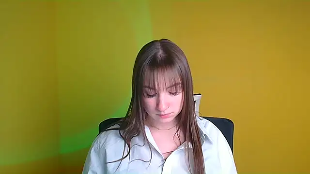 Evelina GG online show from 02.04.25