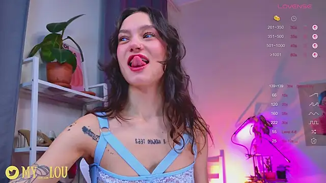 Snapshot of MyLou_ chatting on 11.12.25 MyLou online show from 11.12.25