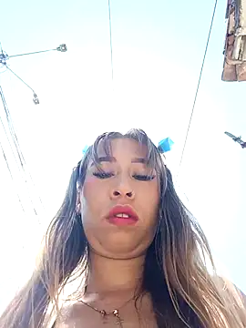 Snapshot of samy-blonde chatting on 01.12.25 samy-blonde online show from 01.12.25