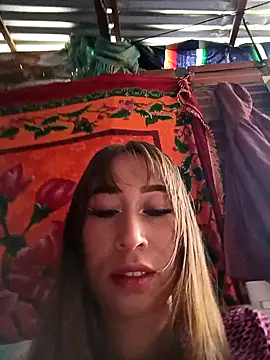 Snapshot of samy-blonde chatting on 02.07.25 samy-blonde online show from 02.07.25