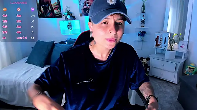 ZuryRamirez  online show from 12.20.25