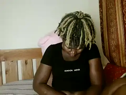 Snapshot of Sexxy_prity25 chatting on 01.28.25 Sexxy prity25 online show from 01.28.25