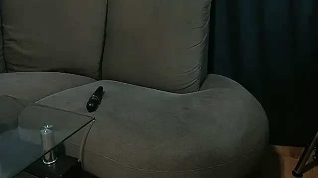 MiliExteraaa online show from 01.21.25