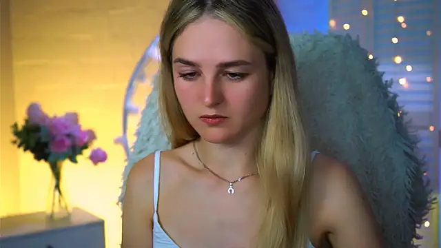 DeboraLarson online show from 09.18.25