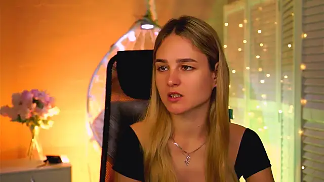 DeboraLarson online show from 04.25.26