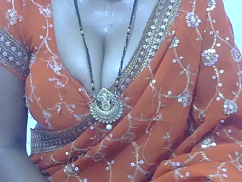 Snapshot of HOT-SEEMAA chatting on 04.27.26 HOT-SEEMAA online show from 04.27.26