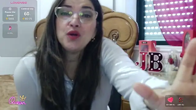 Snapshot of Julie_Boronat26 chatting on 03.20.26 Julie Boronat26 online show from 03.20.26