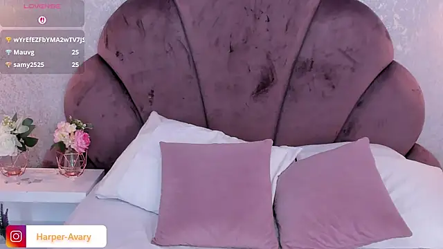 Snapshot of Harper-Avary chatting on 03.19.25 Harper-Avary online show from 03.19.25