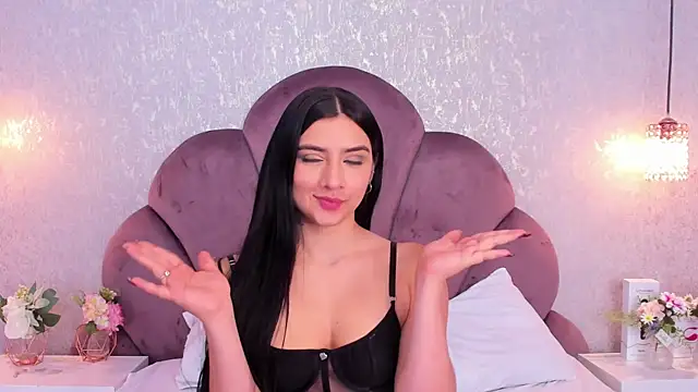 Snapshot of Harper-Avary chatting on 03.21.25 Harper-Avary online show from 03.21.25