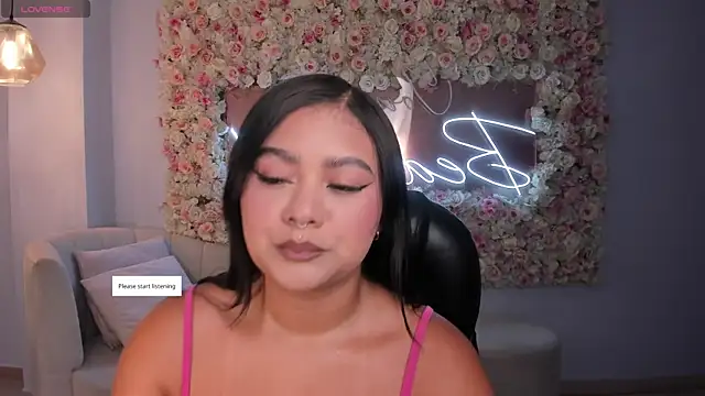 Snapshot of GabriellaLee chatting on 05.15.26 GabriellaLee online show from 05.15.26