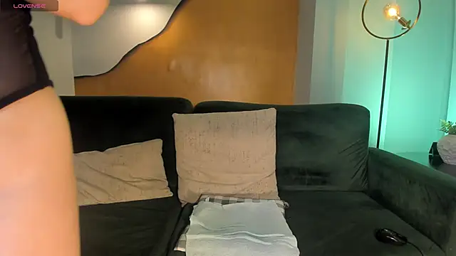 StacyWoods online show from 01.17.25