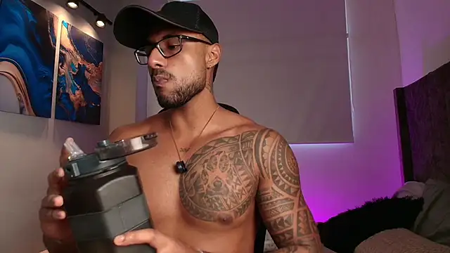 LiamGarcia1 online show from 05.12.26