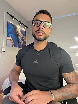LiamGarcia1 online show from 05.23.26