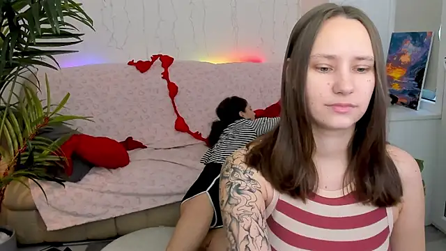 Snapshot of HotCaramellsTV chatting on 03.22.25 HotCaramellsTV online show from 03.22.25