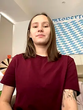 Snapshot of HotCaramellsTV chatting on 10.04.25 HotCaramellsTV online show from 10.04.25