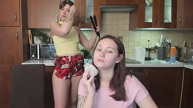 HotCaramellsTV online show from 06.19.26