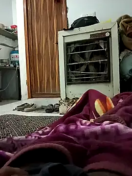 Snapshot of pintuS40 chatting on 02.11.25 pintuS40 online show from 02.11.25