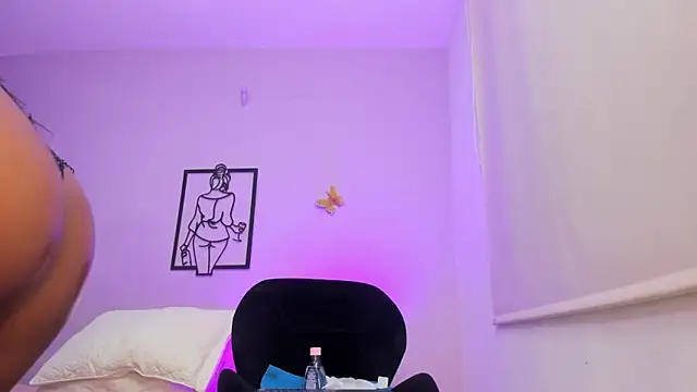 Snapshot of Allison-Bell1 chatting on 11.06.25 Allison-Bell1 online show from 11.06.25