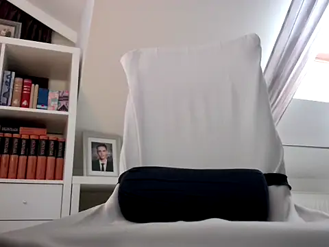 Snapshot of tom-atca2 chatting on 01.15.26 tom-atca2 online show from 01.15.26