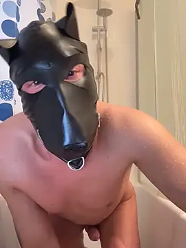 Snapshot of PlayDog123 chatting on 02.08.25 PlayDog123 online show from 02.08.25