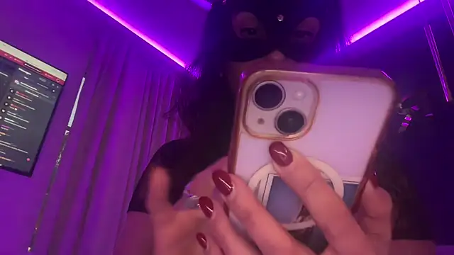 Snapshot of Serena_4you chatting on 10.25.25 Serena 4you online show from 10.25.25