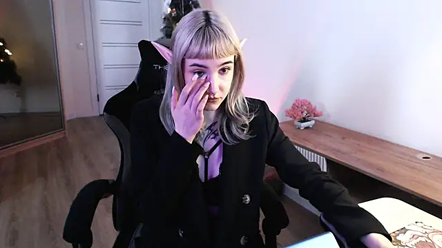 Princess Shy    online show from 02.10.25