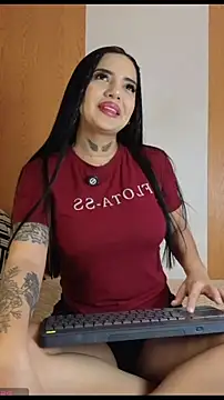 Snapshot of Alissfressa chatting on 06.19.26 Alissfressa online show from 06.19.26