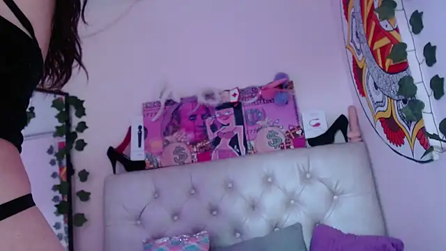 Snapshot of sarawiliamx chatting on 02.25.25 sarawiliamx online show from 02.25.25