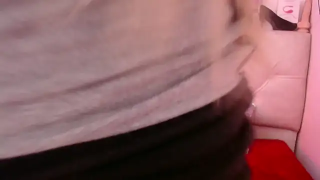 Snapshot of sarawiliamx chatting on 03.22.25 sarawiliamx online show from 03.22.25