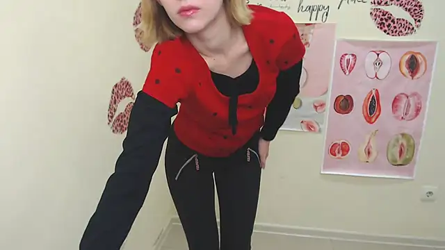 Snapshot of StellaCRL chatting on 01.13.25 StellaCRL online show from 01.13.25