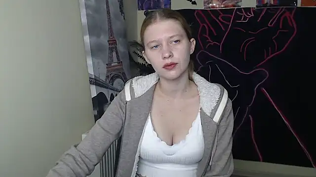 Snapshot of StellaCRL chatting on 10.11.25 StellaCRL online show from 10.11.25