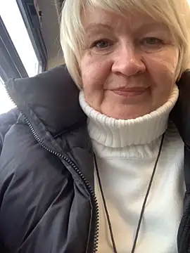 Laura Millf online show from 01.21.25