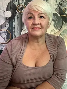 Laura Millf online show from 09.16.25