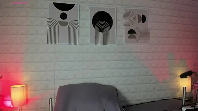 Snapshot of Lizzie-Evans chatting on 07.21.26 Lizzie-Evans online show from 07.21.26