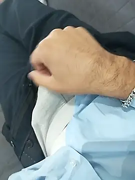 Snapshot of ptrz990 chatting on 11.12.25 ptrz990 online show from 11.12.25