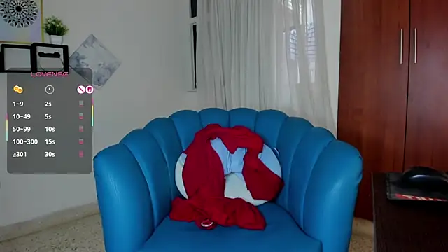 Snapshot of Julie_Markk chatting on 01.08.26 Julie Markk online show from 01.08.26