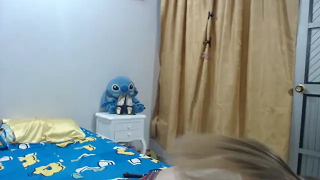 Snapshot of SaraStoneCute chatting on 06.19.26 SaraStoneCute online show from 06.19.26