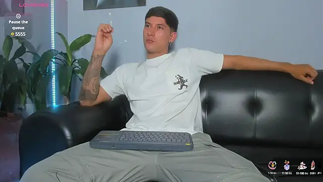 Damian23   online show from 02.08.25