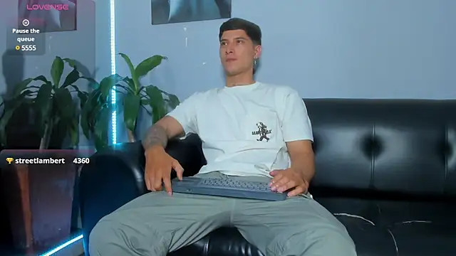 Damian23   online show from 02.08.25